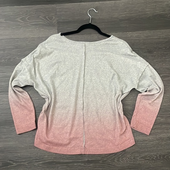Lucky brand top size, small color, gray, and pink - Picture 2 of 5